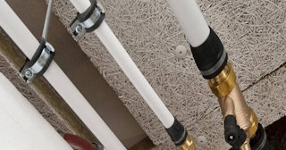 Замена труб водоснабжения в квартире: цена от 2033 руб. - СантехДомПвл